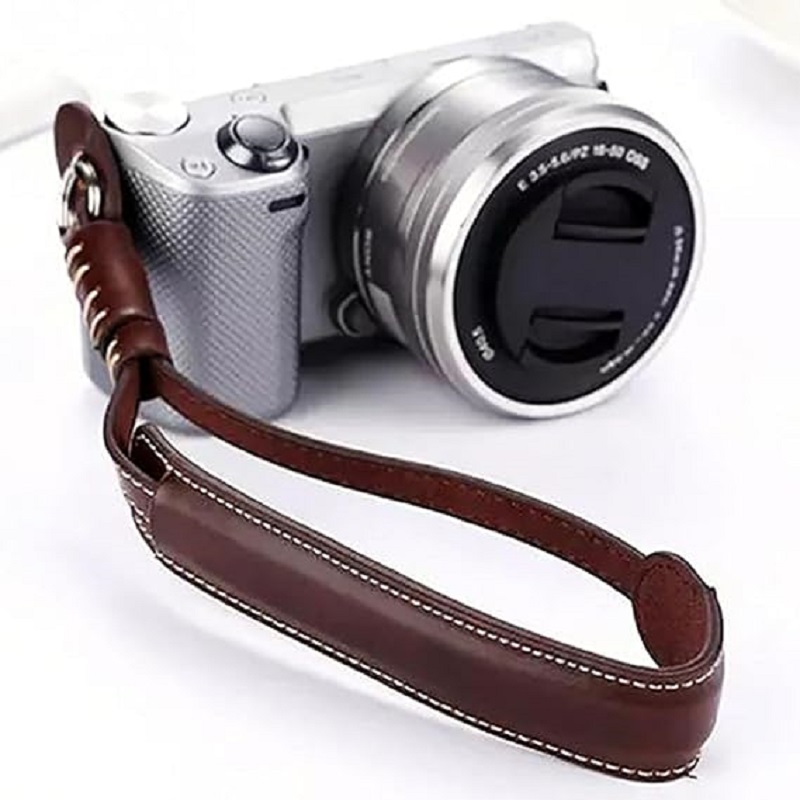 Cinturino da polso per fotocam - Leather Strap Quick Release recensione e prezzo